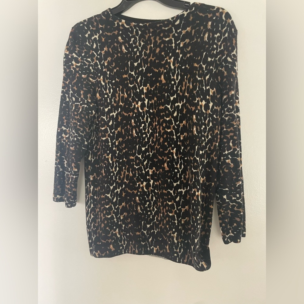 TALBETS pure Marino wool top in large.